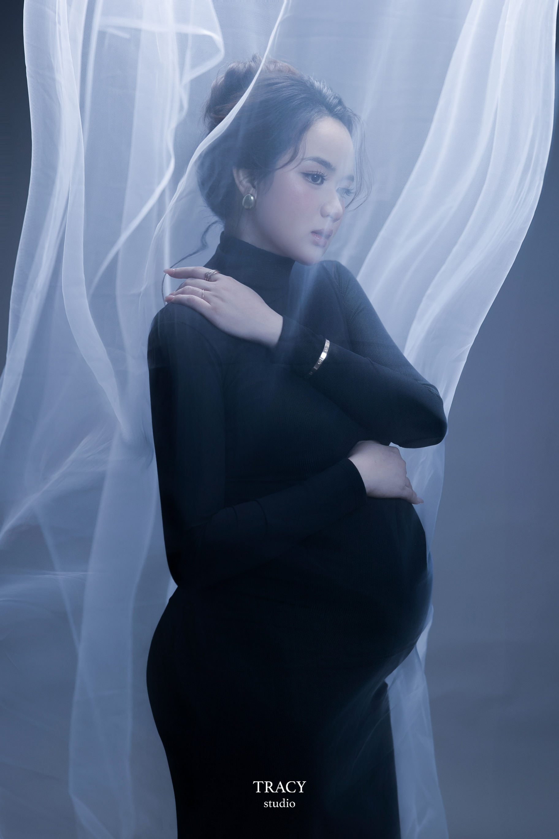 frontend/img/gallery/anh-bau/tracy-studio-chup-concept-bau-hoang-huong (3).jpg